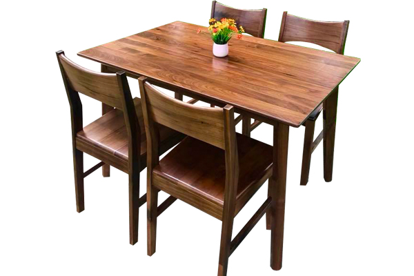 Bộ bàn ăn gỗ sồi Mỹ óc chó tự nhiên sẽ làm cho căn phòng ăn của bạn nổi bật hơn bao giờ hết. Với chất liệu gỗ sồi Mỹ có tính năng bền vững và độ bóng cao, bộ bàn ăn này sẽ làm cho không gian ăn uống của bạn trở nên sang trọng và đẳng cấp hơn.